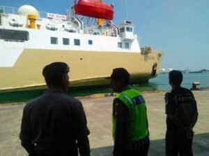 Tiket Kapal Parepare – Surabaya — KM Egon