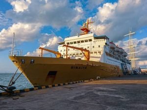 jadwal dan tiket kapal laut pelni km binaiya 2023 denpasar kupang