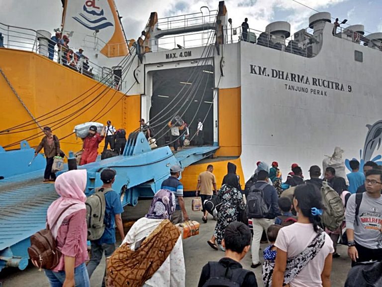 jadwal kapal laut km dharma rucitra ix 2020 semarang kumai