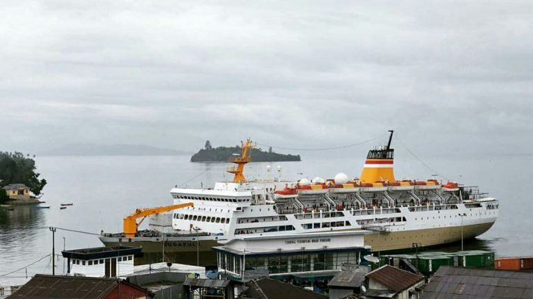 jadwal tiket kapal laut pelni km nggapulu 2021 jakarta surabaya makassar fakfak