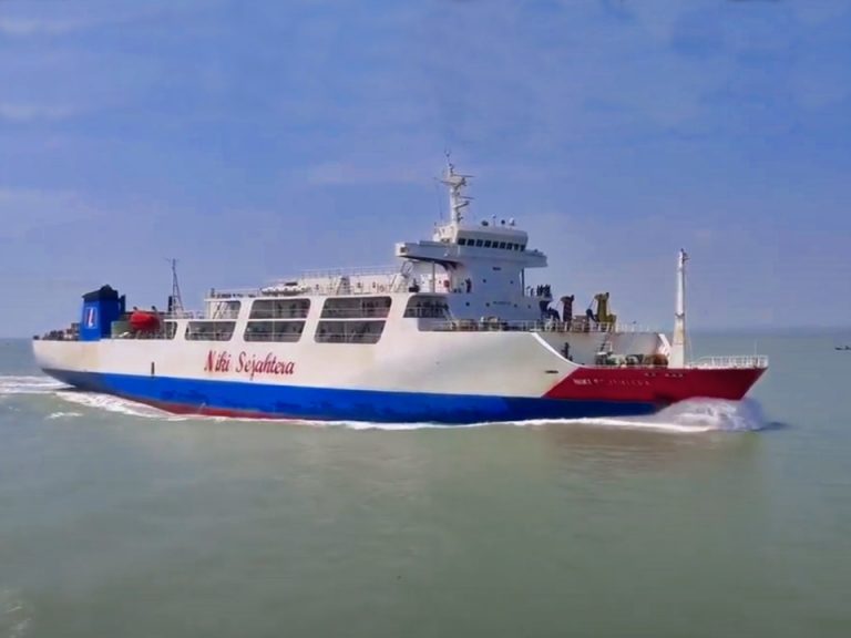 jadwal kapal laut surabaya ende