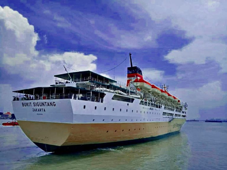 jadwal tiket kapal laut pelni km bukit siguntang 2021 makassar kupang