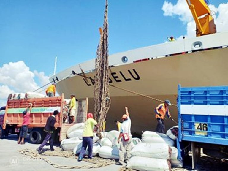 jadwal dan tiket kapal laut pelni km lambelu 2022 makassar