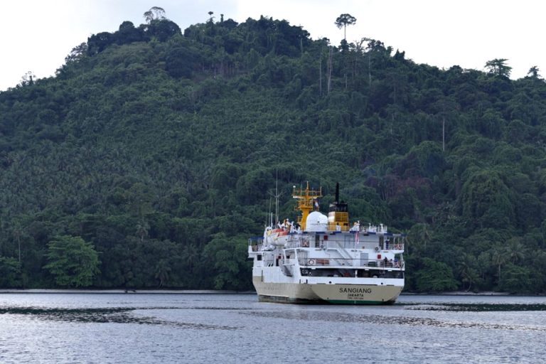 jadwal dan tiket kapal laut pelni km sangiang 2021 sorong ambon