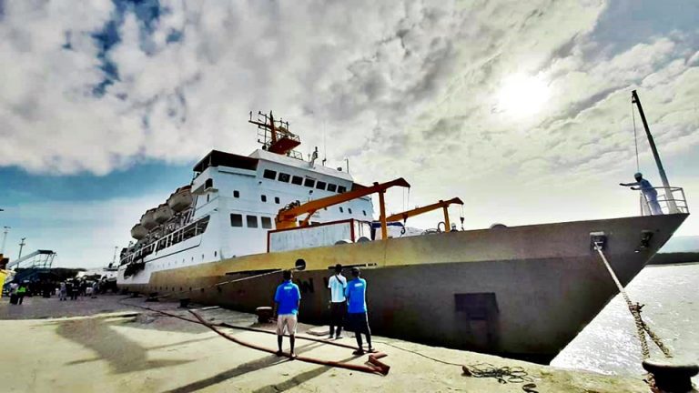 jadwal dan tiket kapal laut pelni km awu 2022 surabaya bima kumai