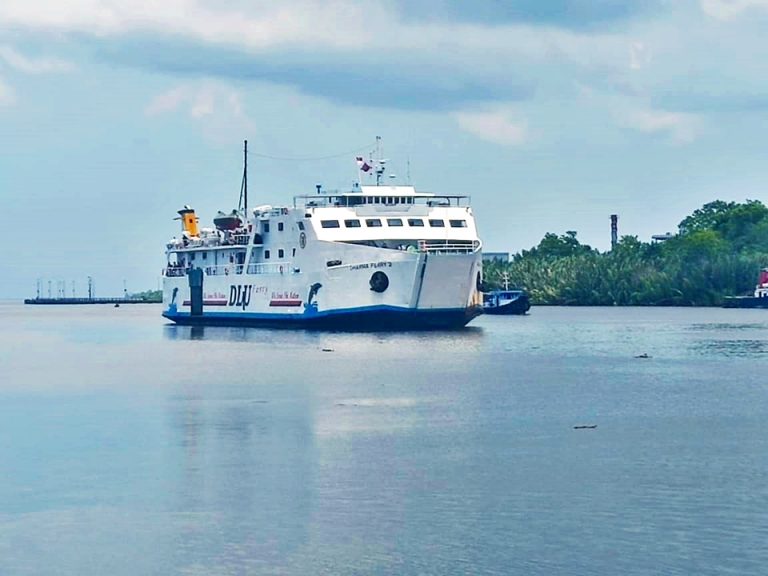 km dharma ferry ii - jadwal kapal laut ketapang semarang