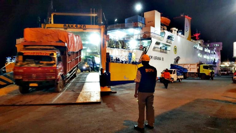km kiranai ix - kapal laut banjarmasin - surabaya