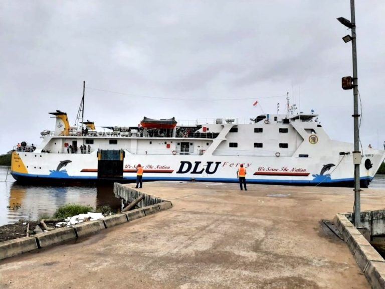 km dharma ferry ii - jadwal kapal laut ketapang