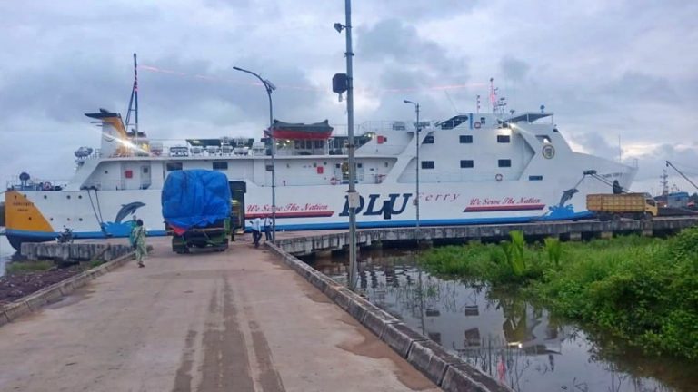 km dharma ferry ii - jadwal kapal laut 2021 semarang ketapang