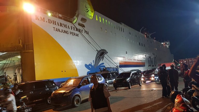 jadwal kapal laut surabaya - km dharma ferry vii