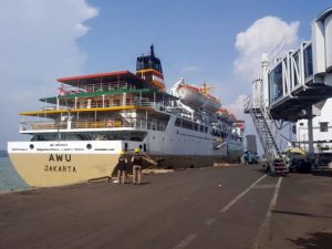 km awu - jadwal dan tiket kapal laut pelni kumai 2021 surabaya