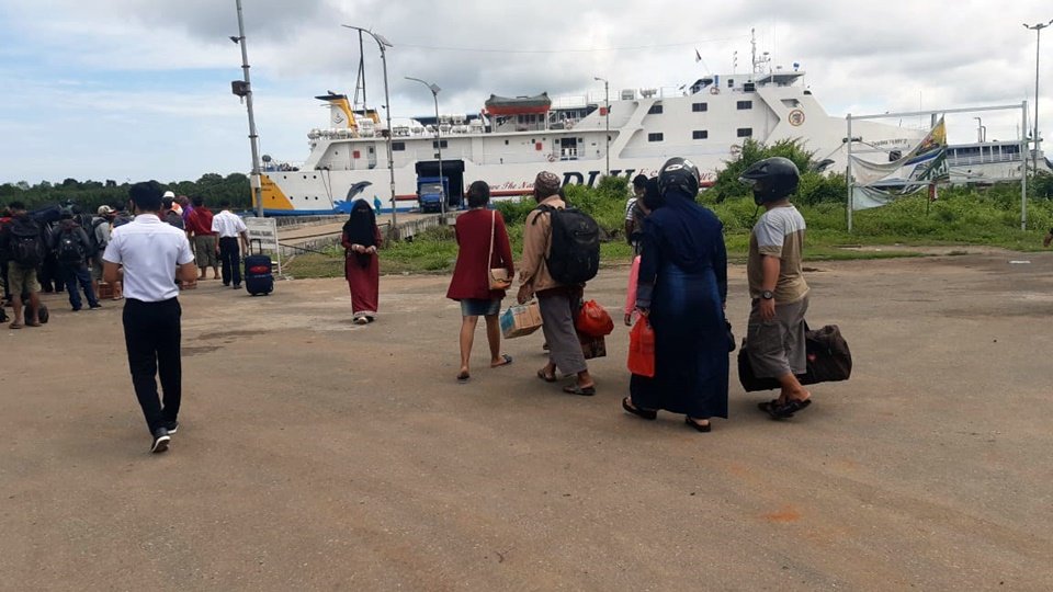 km dharma ferry ii - jadwal dan tiket kapal laut ketapang 2021