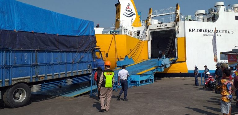 km dharma rucitra ix - jadwal kapal kumai semarang