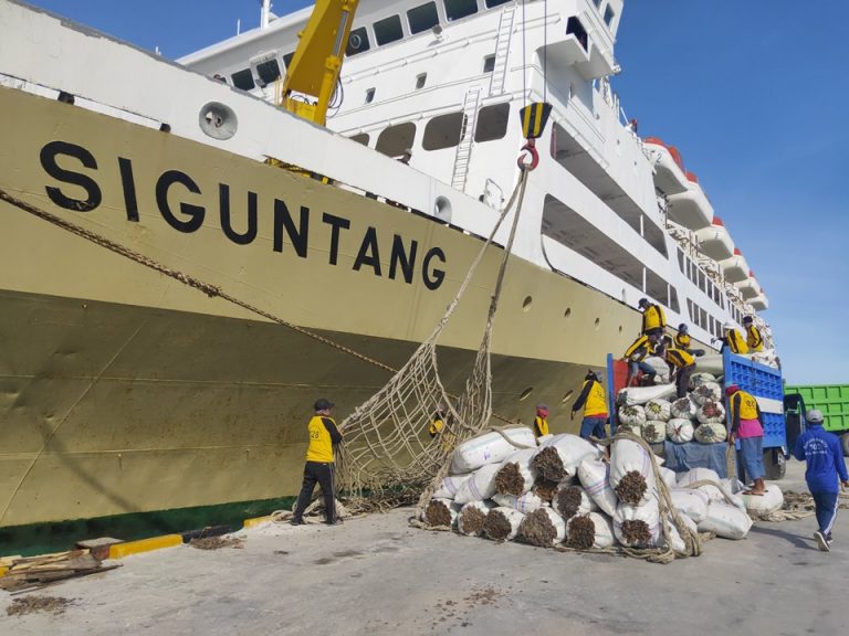 KM Bukit Siguntang - jadwal dan tiket kapal laut pelni 2023 balikpapan makassar