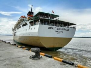 Tiket Kapal Kupang – Larantuka — KM Bukit Siguntang
