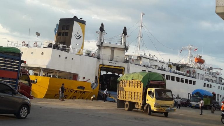 km kirana - jadwal dan tiket kapal laut 2021 kumai surabaya