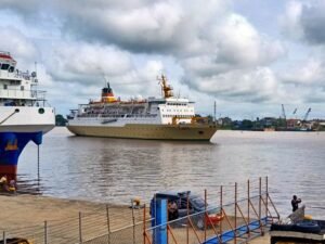 Tiket Kapal Surabaya – Batulicin — KM Lawit