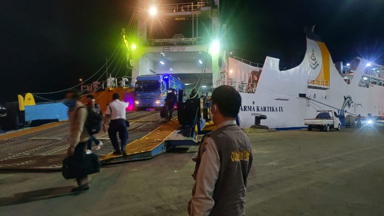 km dharma kartika ix - jadwal dan tiket kapal laut dlu banjarmasin surabaya