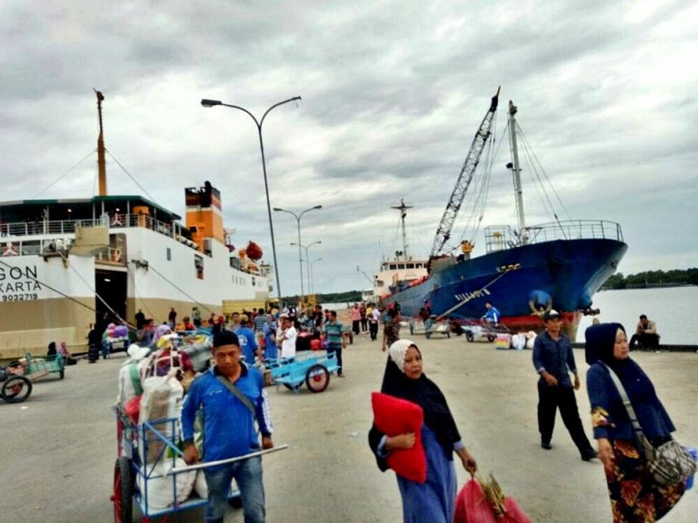 km egon - jadwal dan tiket kapal laut pelni surabaya bontang