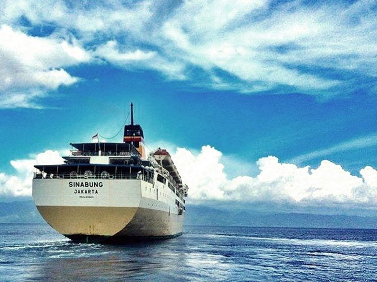 km sinabung - jadwal dan tiket kapal laut pelni surabaya makassar