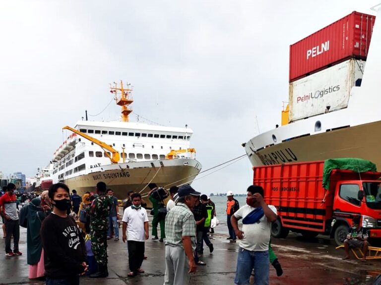 km bukit siguntang - jadwal dan tiket kapal laut pelni 2022 balikpapan makassar kupang