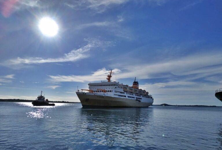 km tidar - jadwal dan tiket kapal laut pelni 2022 makassar ambon sorong manokwari nabire