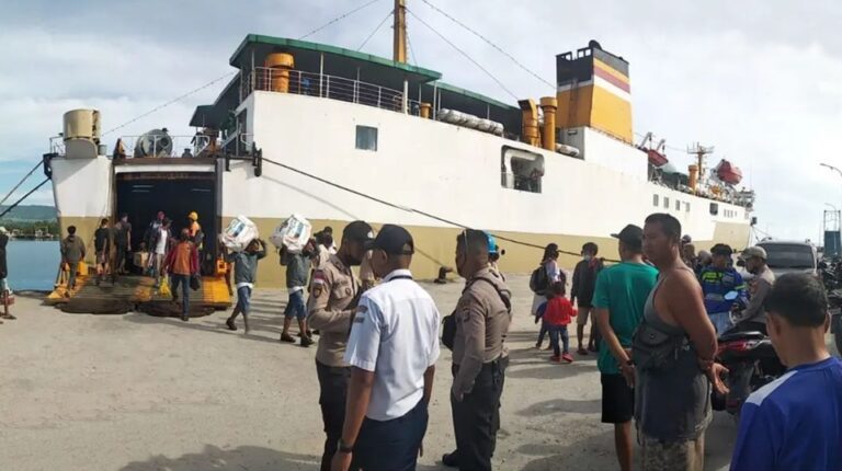 km egon - jadwal dan tiket kapal laut pelni 2022 waingapu surabaya