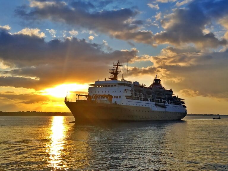 km tatamailau - jadwal dan tiket kapal laut pelni 2022 bitung ambon sorong