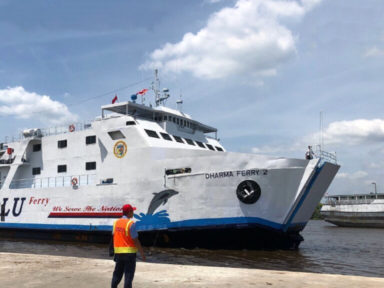 km dharma ferry ii - jadwal dan tiket kapal laut semarang ketapang 2023