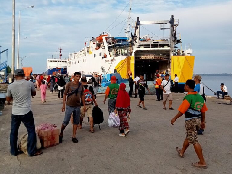 km dharma ferry iii - jadwal dan tiket kapal laut 2023 batulicin makassar