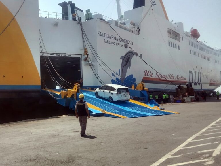 km dharma kartika 2 - jadwal dan tiket kapal laut 2023 banjarmasin surabaya