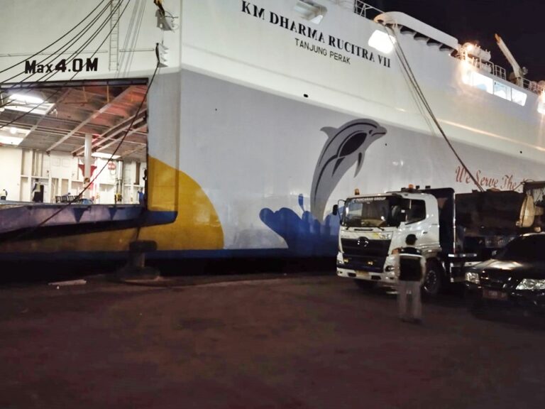 km dharma rucitra vii - jadwal dan tiket kapal laut 2023 surabaya labuan bajo