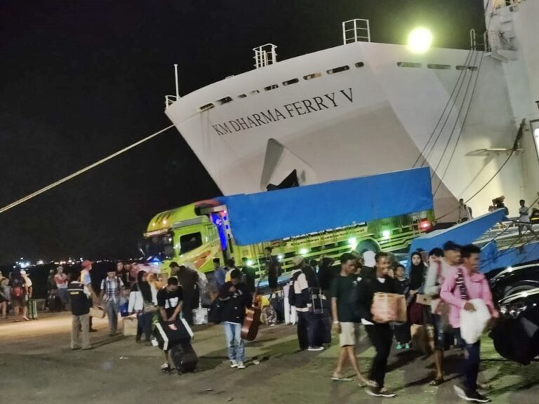 km dharma ferry v -- jadwal dan tiket kapal laut 2023