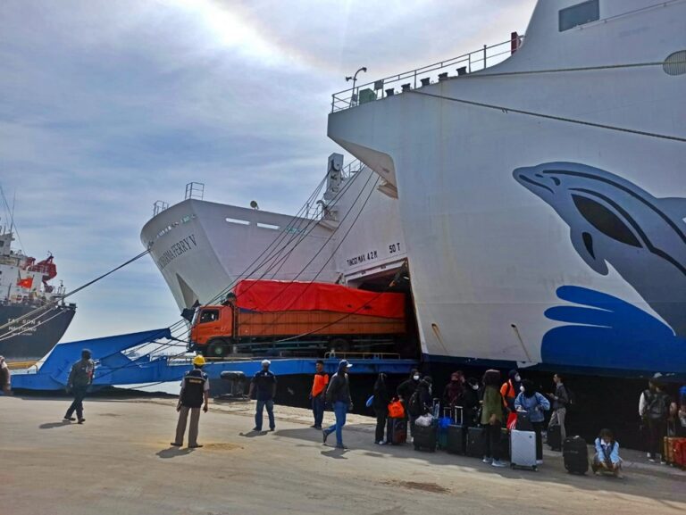 km dharma ferry v -- jadwal dan tiket kapal laut 2023