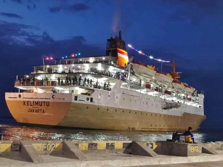 KM Kelimutu - jadwal dan tiket kapal laut pelni 2023 semarang sampit