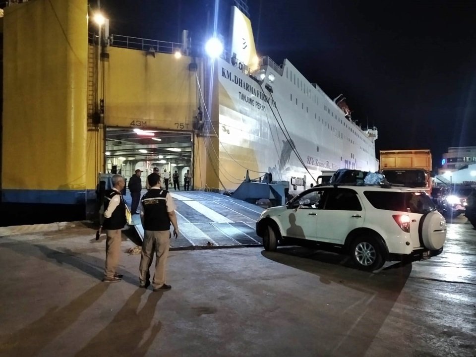 km dharma ferry vii -- jadwal dan tiket kapal laut 2023 surabaya balikpapan