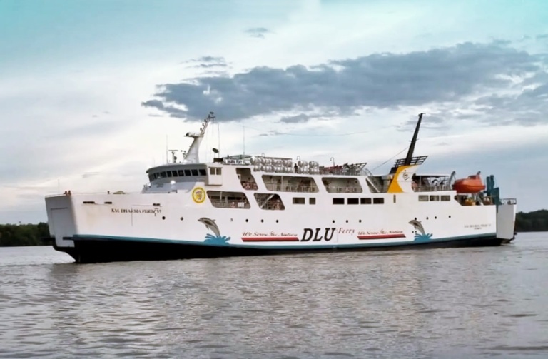 km dharma ferry vi -- jadwal dan tiket kapal laut maret 2024 surabaya kumai