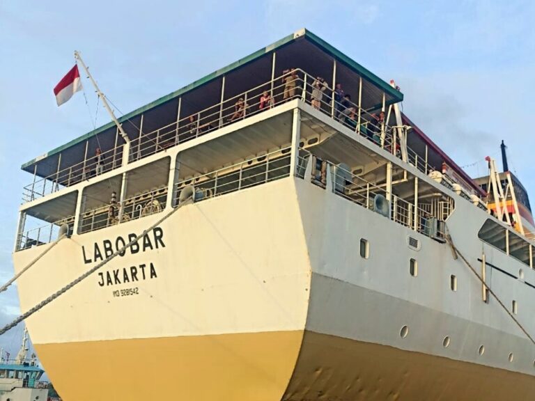 km labobar -- jadwal dan tiket kapal laut Pelni 2024