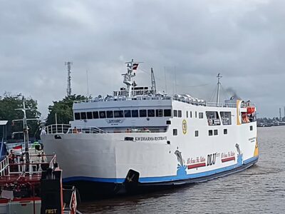 km dharma rucitra vi / sampit shipspotter