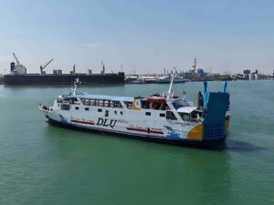 km dharma ferry III -- jadwal dan tiket kapal laut